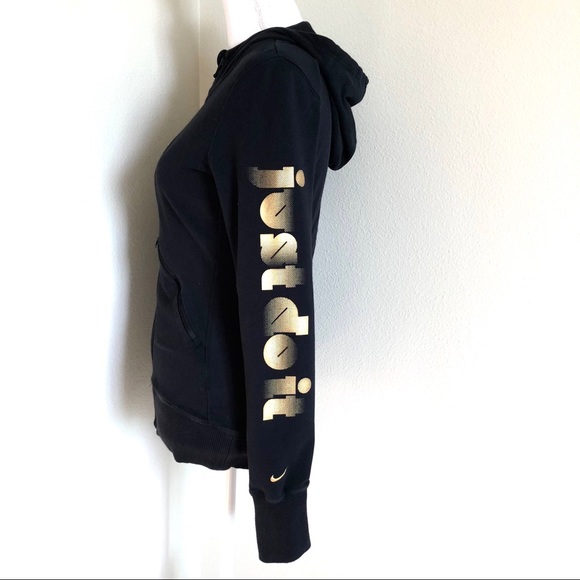 Nike Tops - Nike hoodie